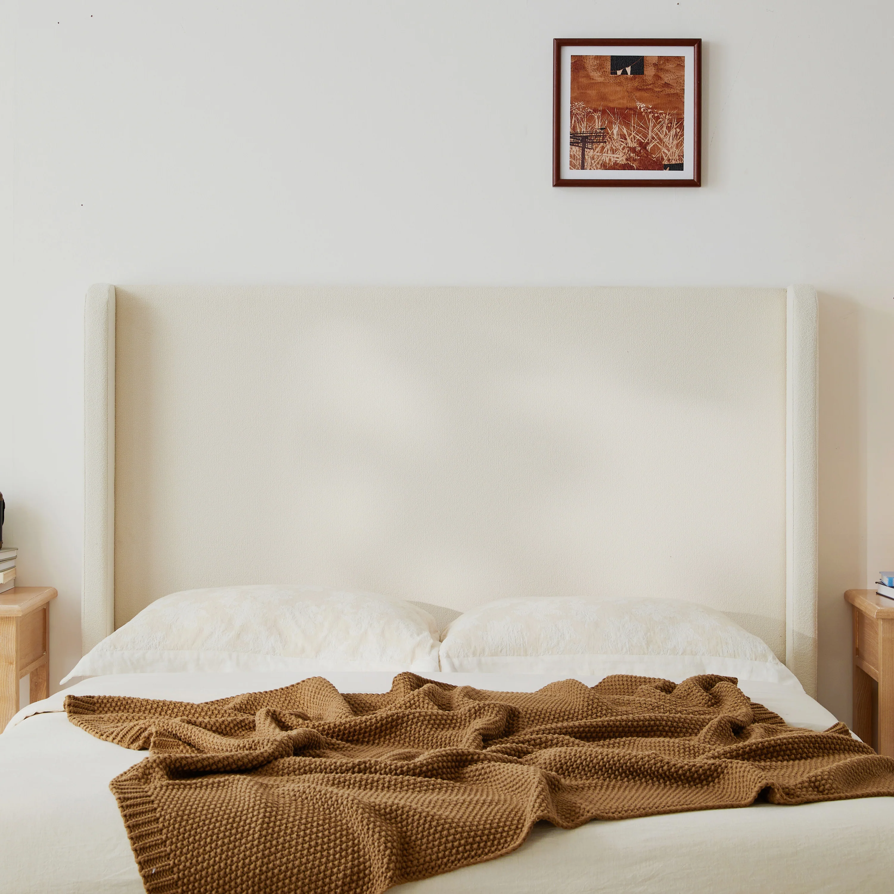 Carmen 52.3' Upholstered Wingback King Bedframe - Image 3