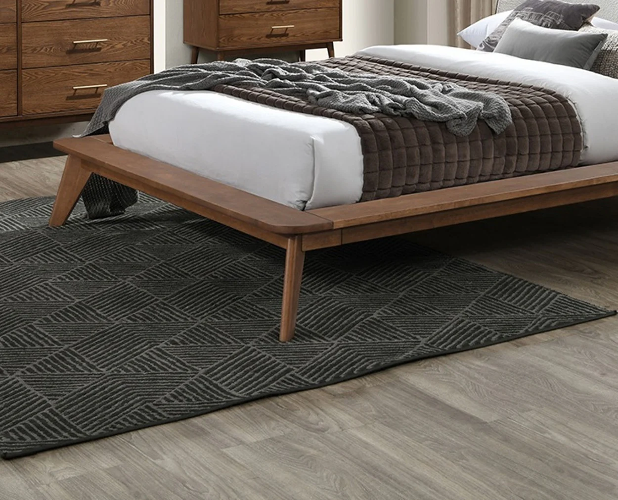 Walker Edison | Mid-Century Modern Winged Edge Headboard King Size Bedframe - Image 3